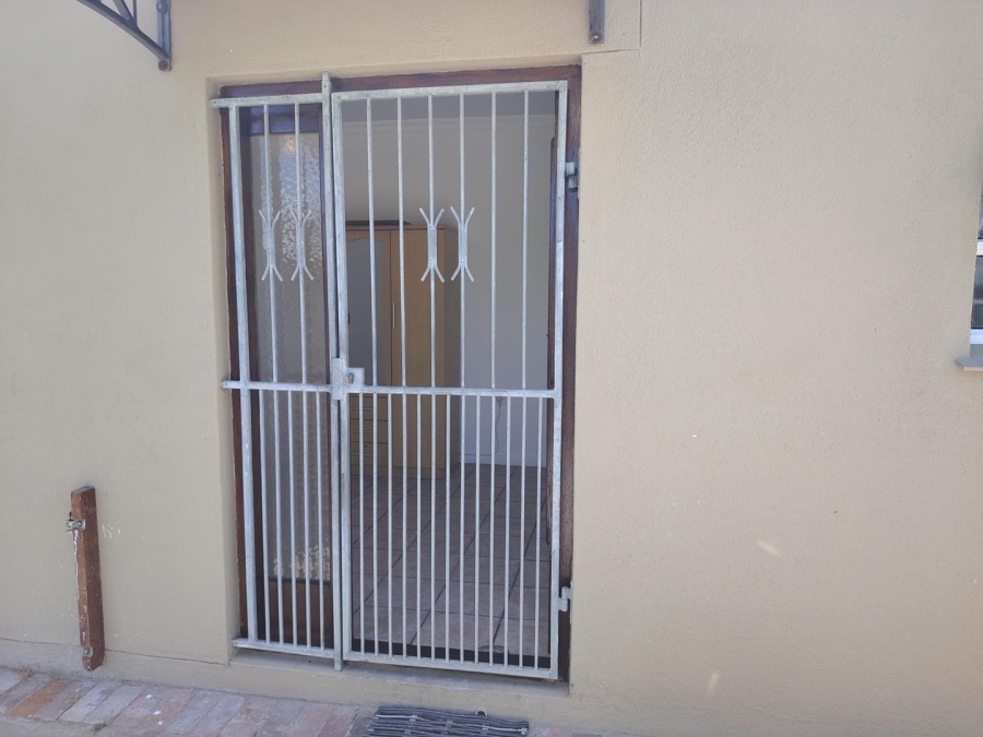 To Let 1 Bedroom Property for Rent in Parow Western Cape